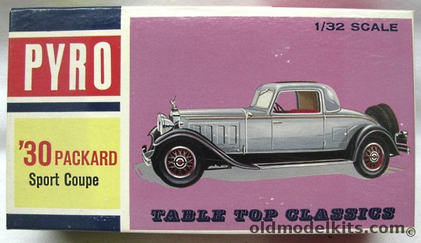 Pyro 1/32 1930 Packard Sport Coupe, C345-79 plastic model kit